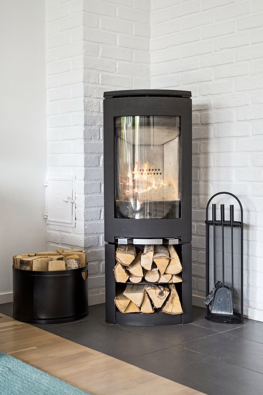 Moderne peisovn som gir ekstra varme og hygge. Galleribilde