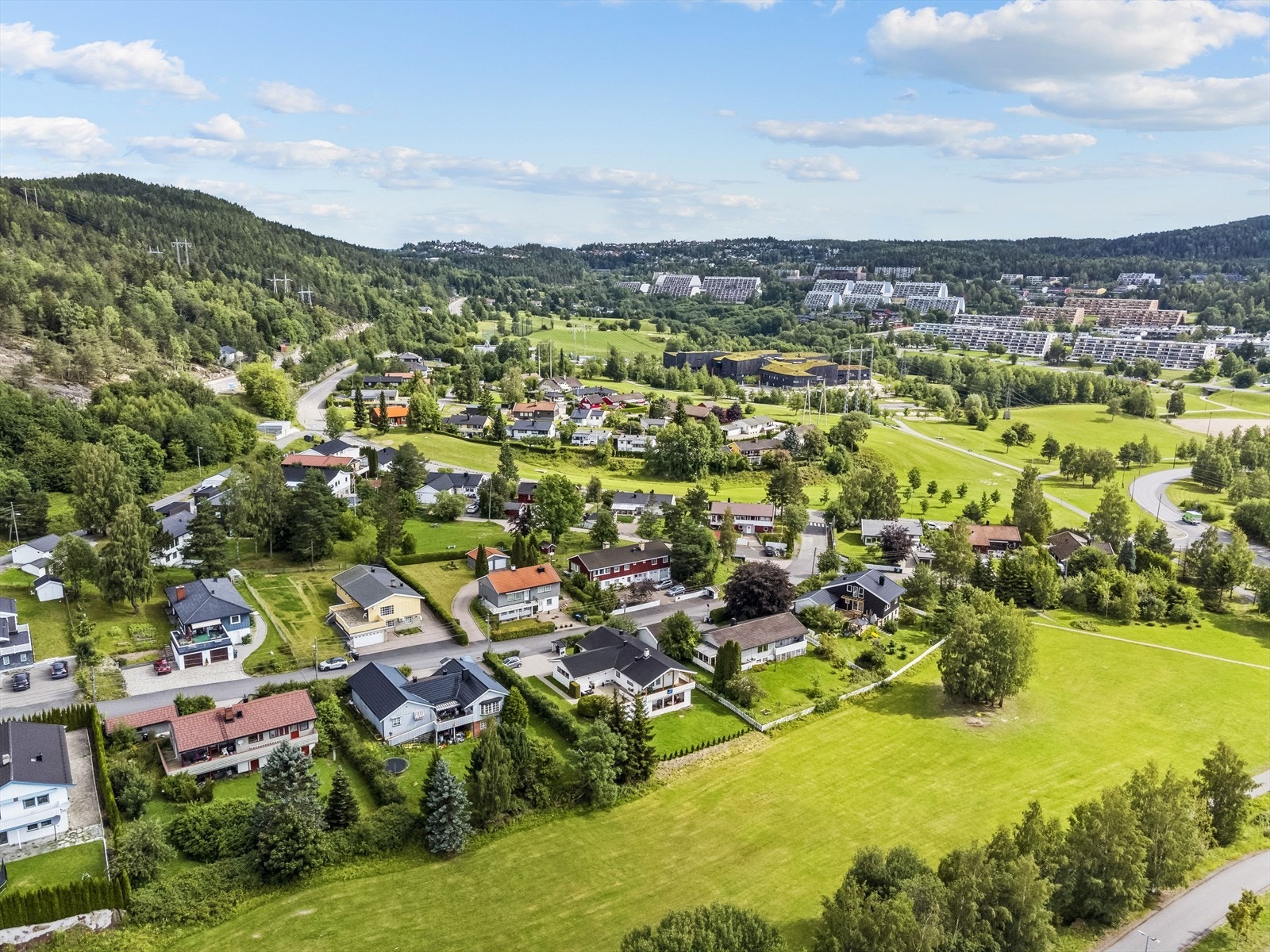 Det er kun noen minutters gange til bussholdeplass og T-banestasjon Galleribilde