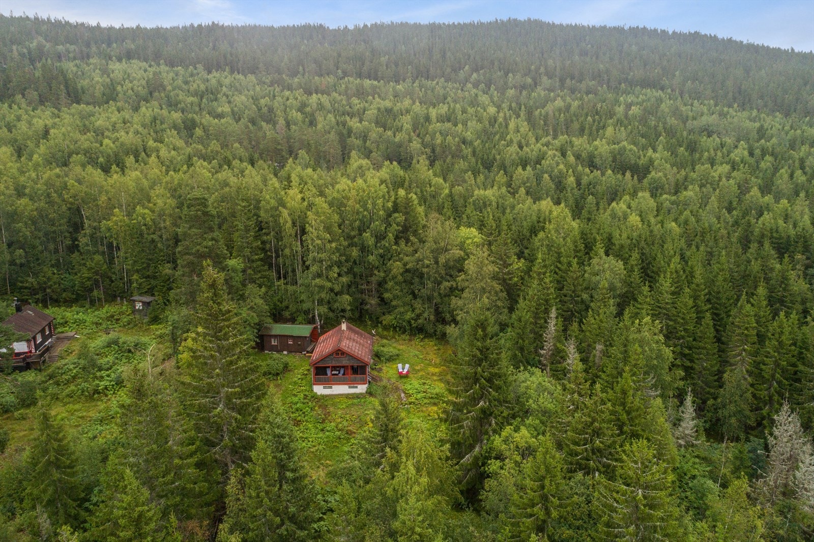 Flott turterreng finner du rett utenfor døra både sommer og vinter. Romeriksåsen ligger i bakkant og Nordmarka ligger kun en liten kjøretur unna. Galleribilde