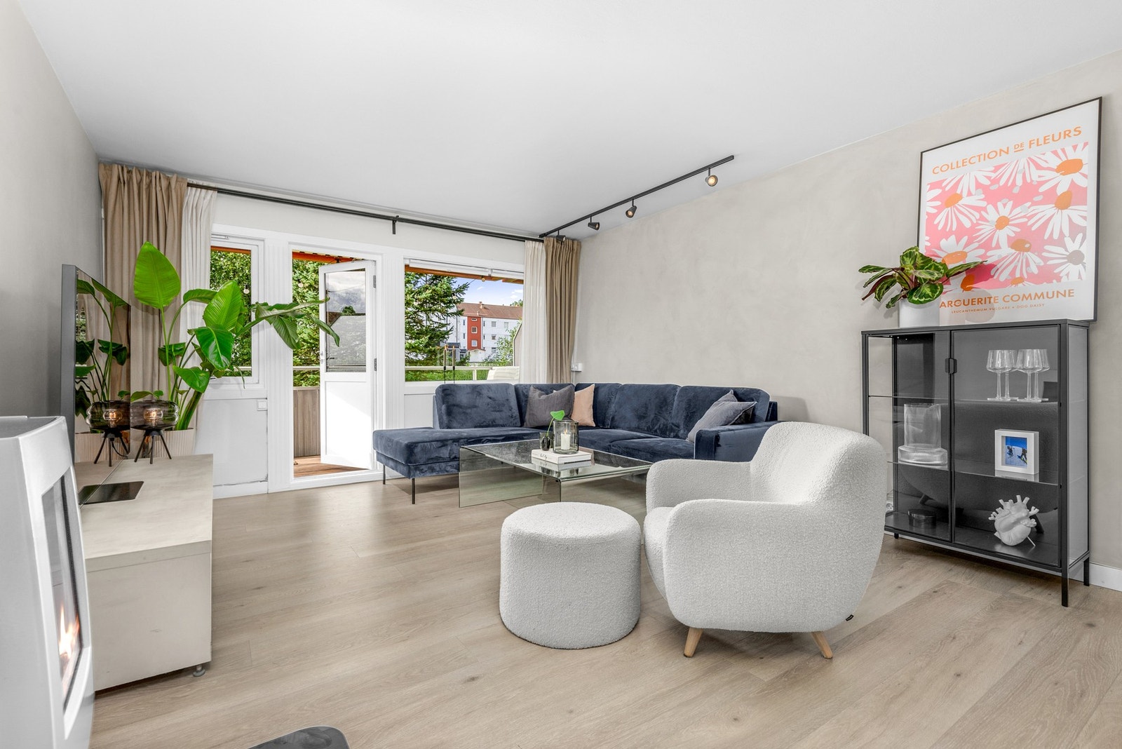 Her har du god plass til stor sofa Galleribilde