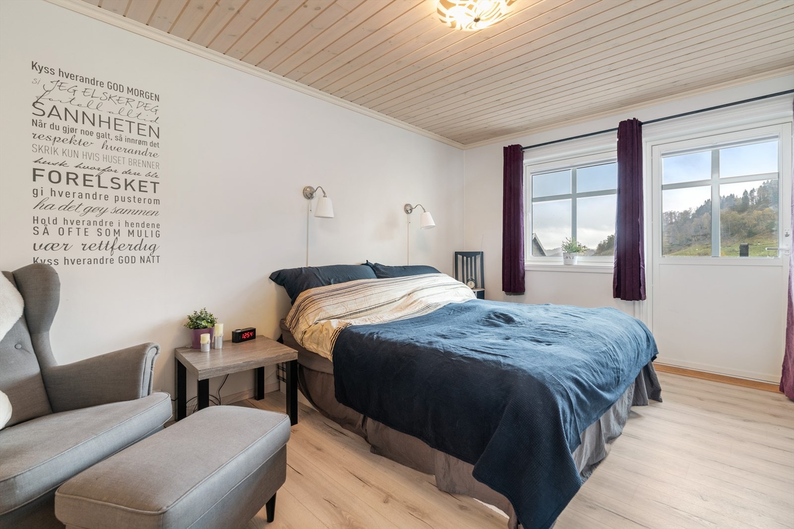 Hovedsoverom med garderoberom. Galleribilde