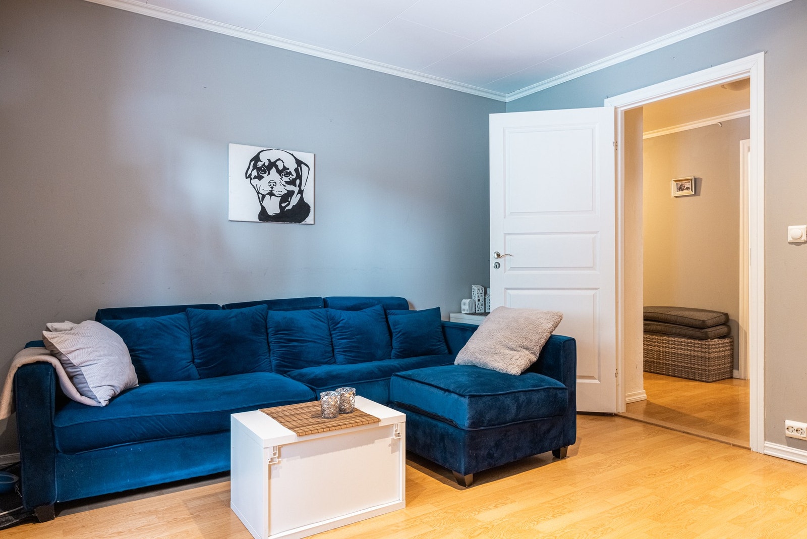 God plass til sofagruppe og stuebord. Galleribilde