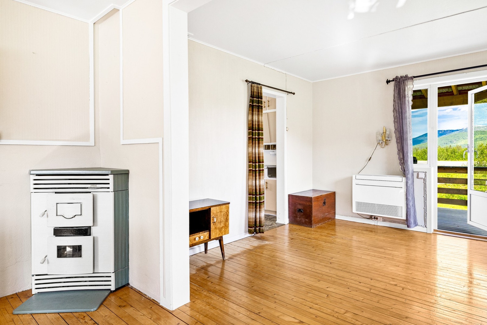 Oppvarming med strøm, vedfyring og varmepumpe Galleribilde