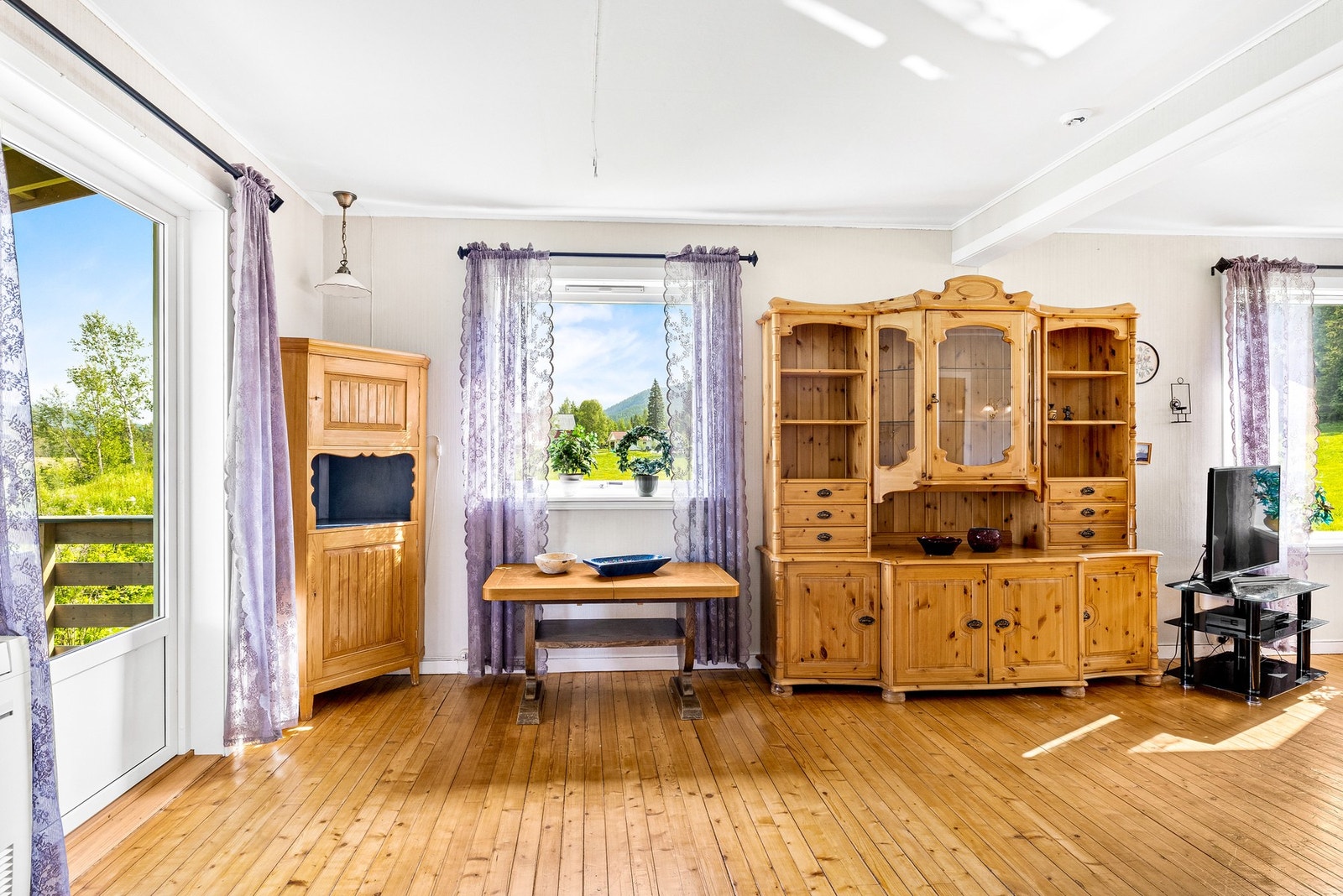 Stue med godt lys innslipp Galleribilde