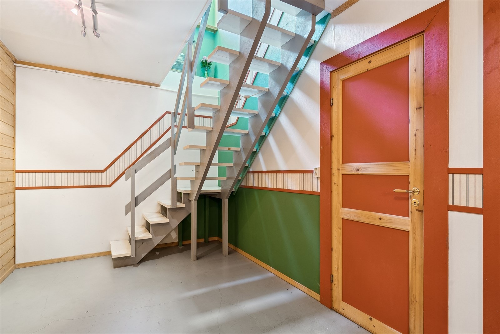 Kjelleren har en takhøyde på ca 260 cm. Galleribilde