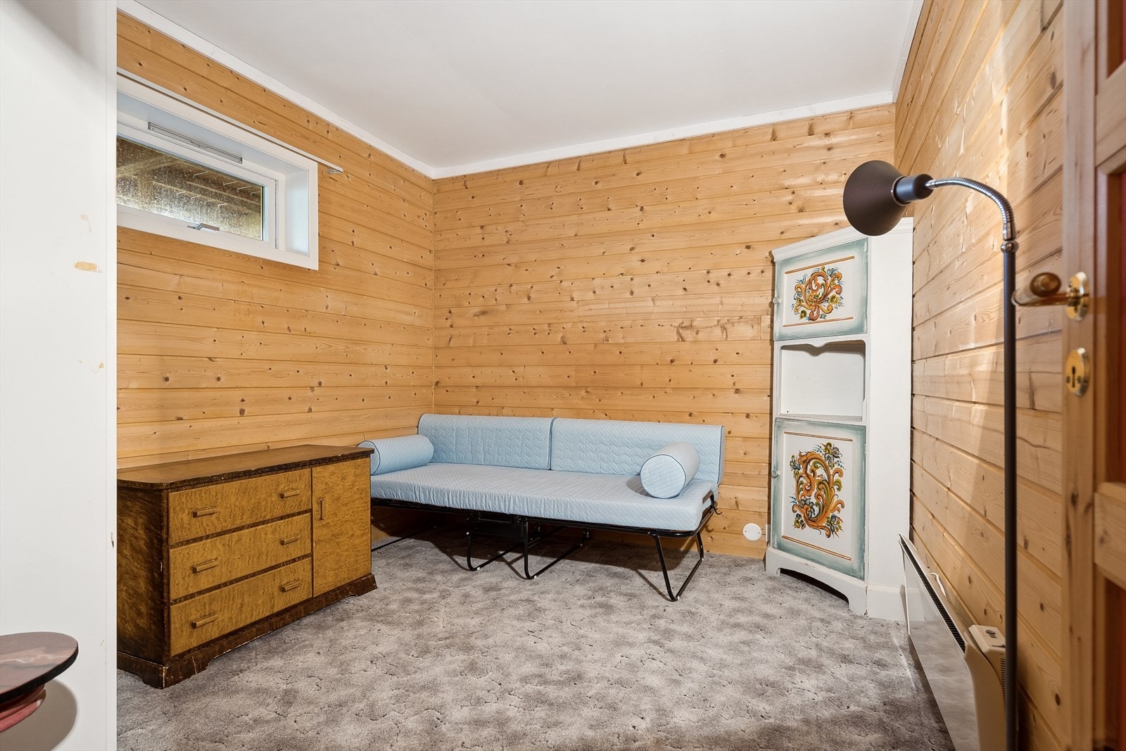 Kjelleren har en takhøyde på ca 260 cm. Galleribilde