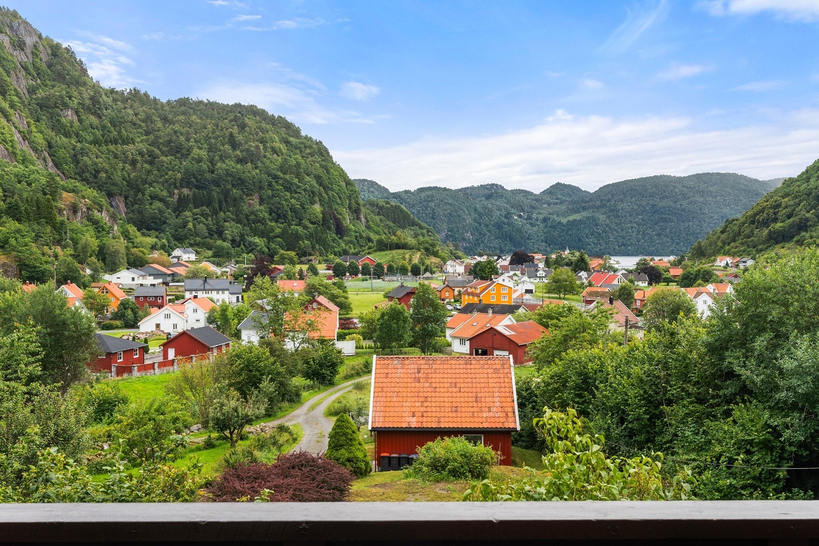 Svært flott utsikt utover Feda og til Fedafjorden. Galleribilde