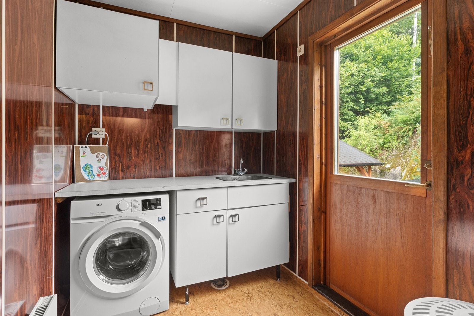 Vaskerom med innredning. Galleribilde