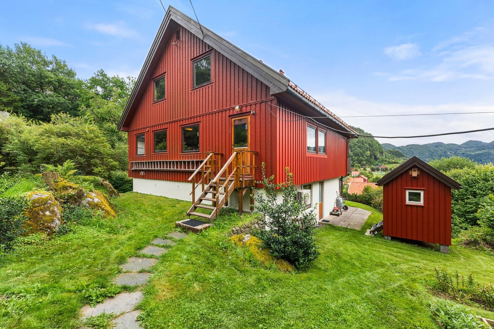 Usjenert, men sentral beliggenhet. Galleribilde