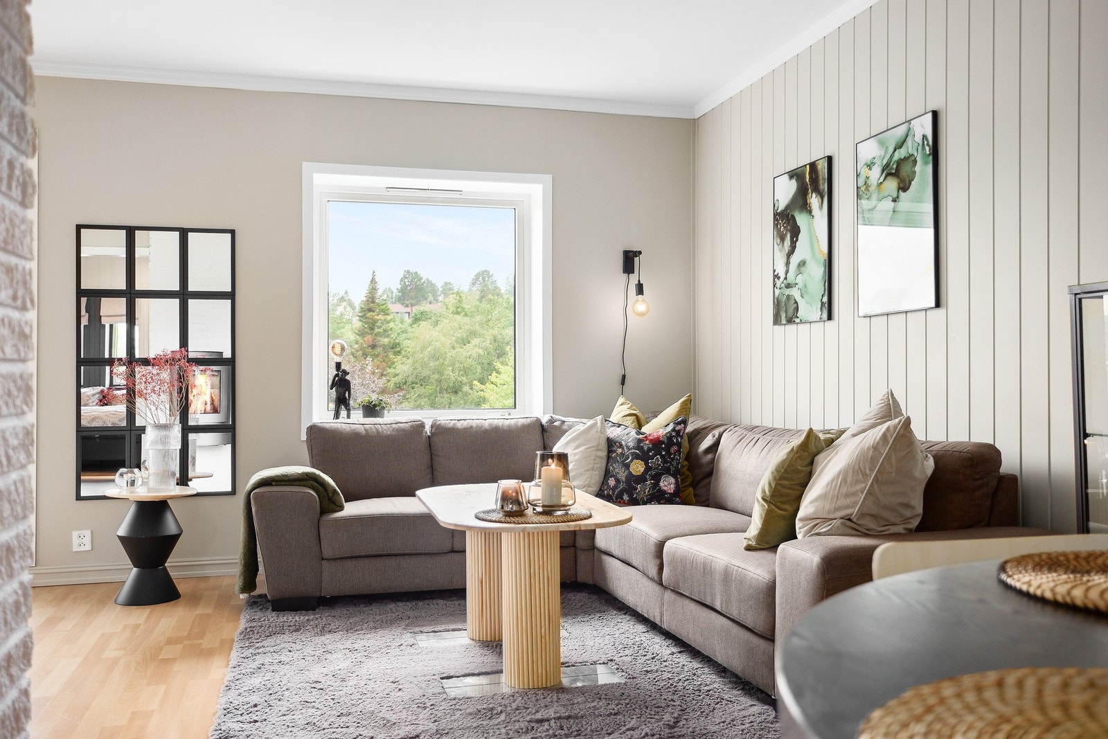 Sofa kan medfølge handelen om ønskelig. Galleribilde
