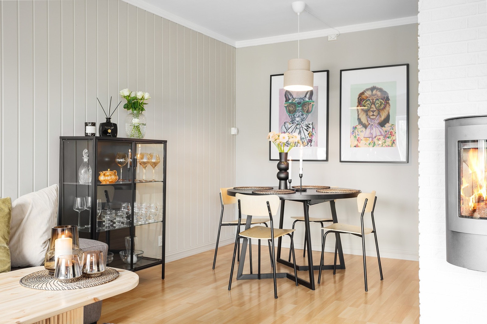 Her har du god plass til en lun og fin spisestue Galleribilde