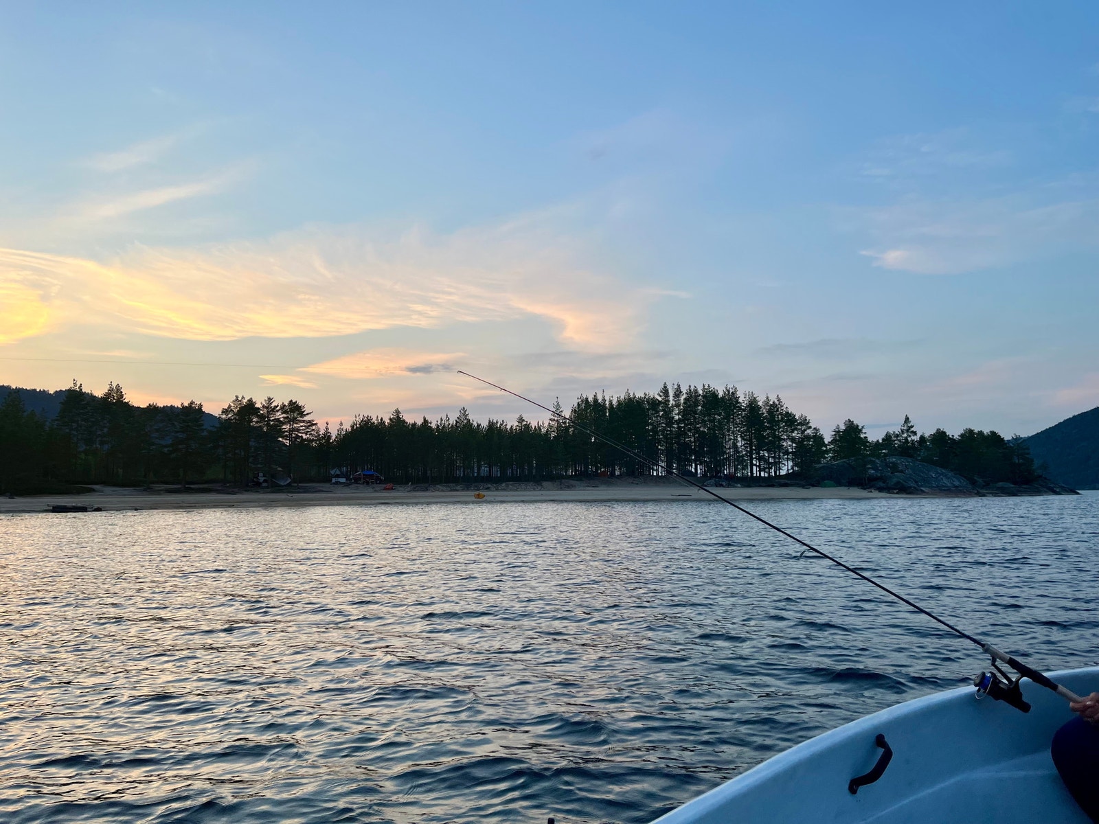 Raudnesstranda en sommerkveld Galleribilde
