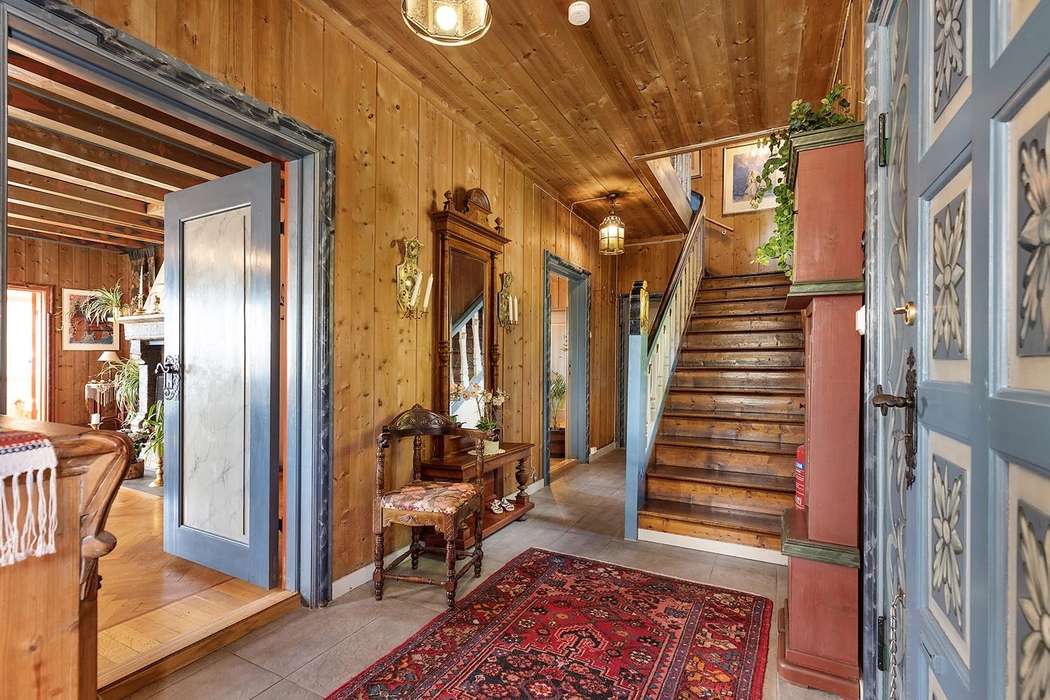 Stor hall med vakre originale detaljer Galleribilde