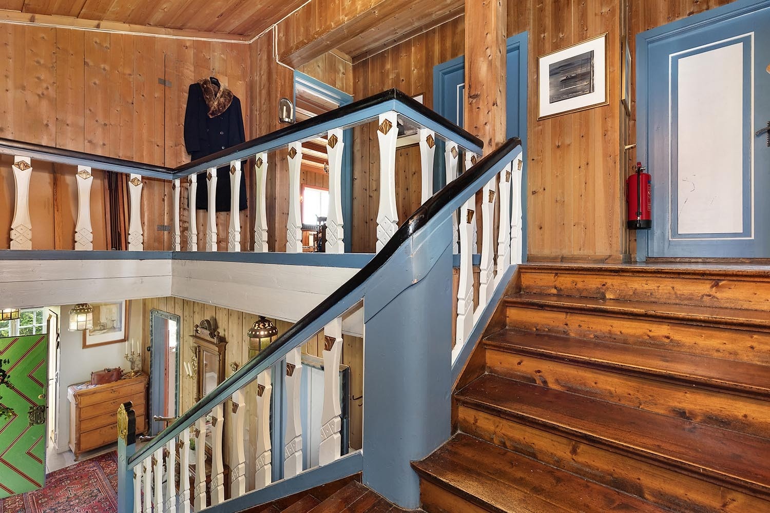 Hall/trapp til 2. etasje Galleribilde