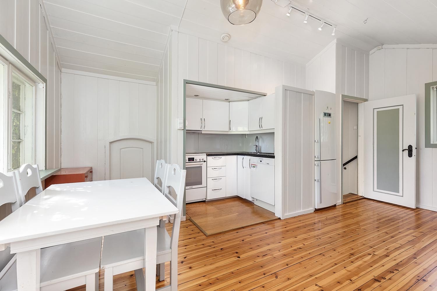 Utleiedel stue og kjøkken i 2. etasje Galleribilde