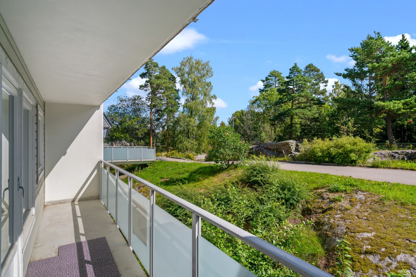 En romslig 4-roms andelsleilighet i byggets 1. etasje. Galleribilde