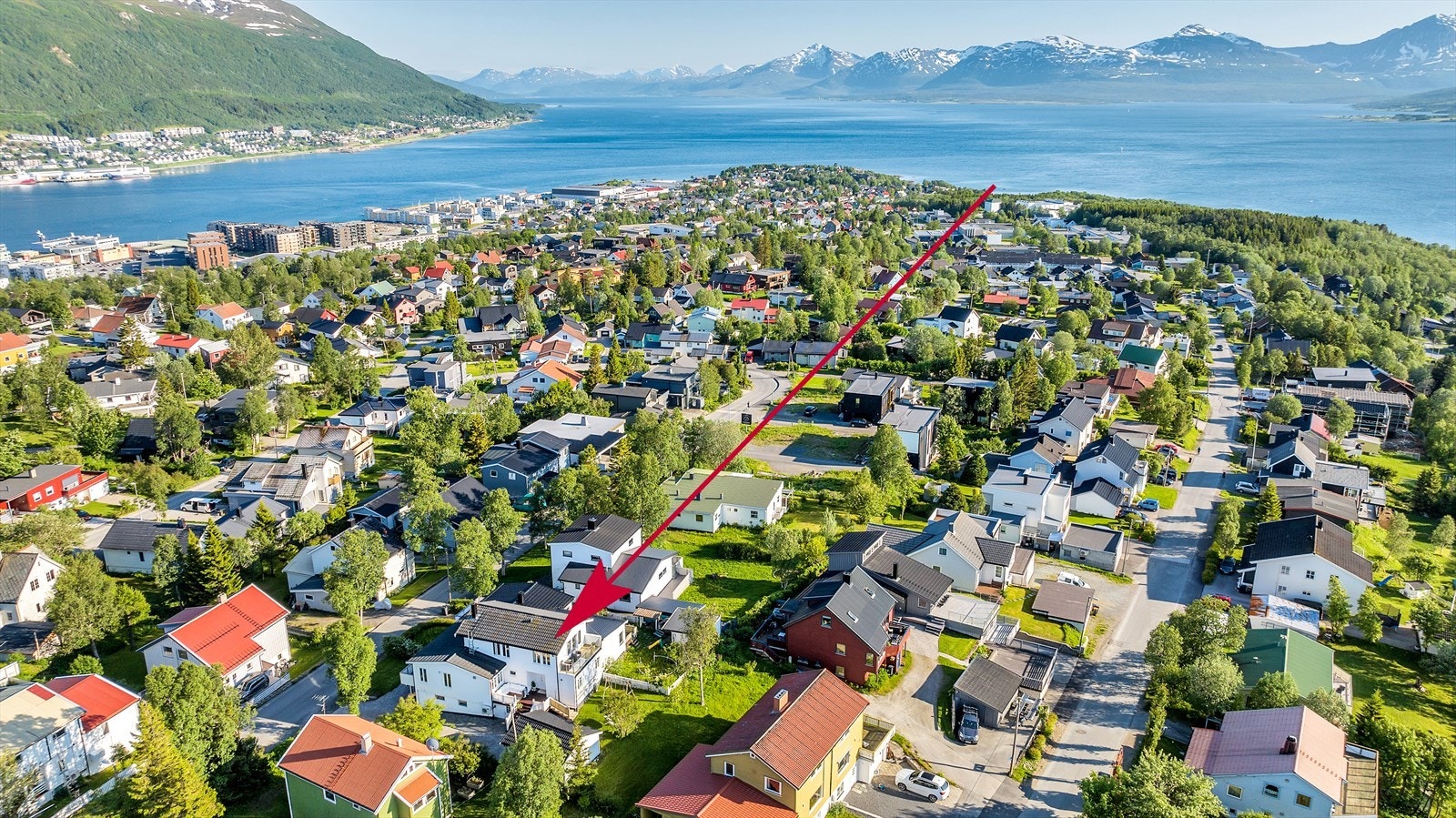 Eiendommen har en attraktiv og barnevennlig beliggenhet. Galleribilde