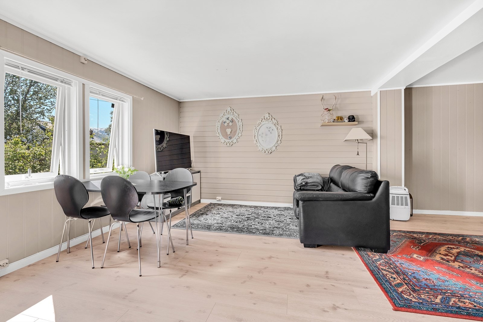 Stue i utleiedel. Galleribilde