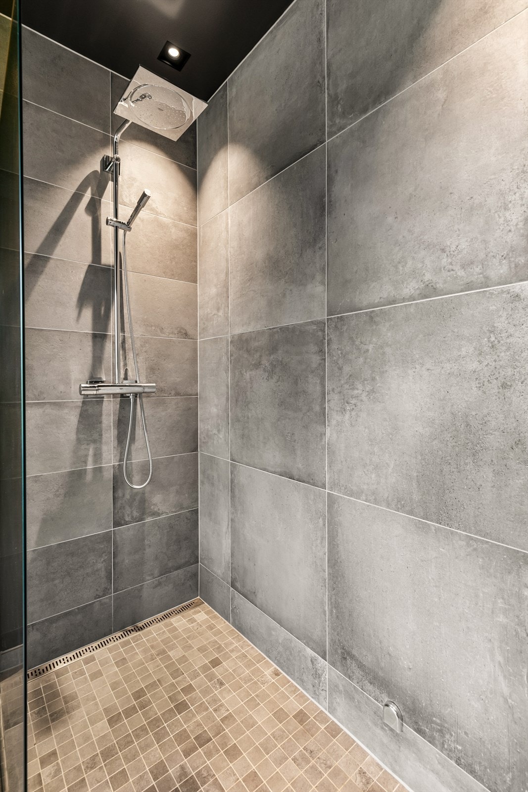 Italienske design fliser på alle bad Galleribilde