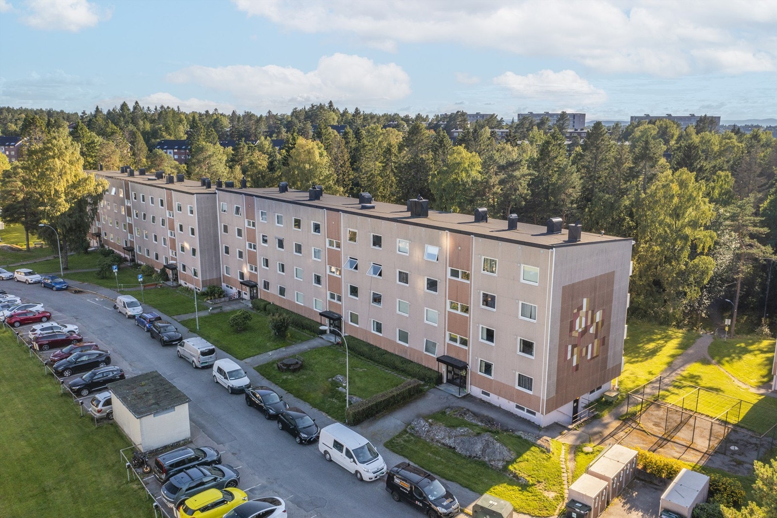 Oversiktsbilde av blokka - dronebilde. Galleribilde