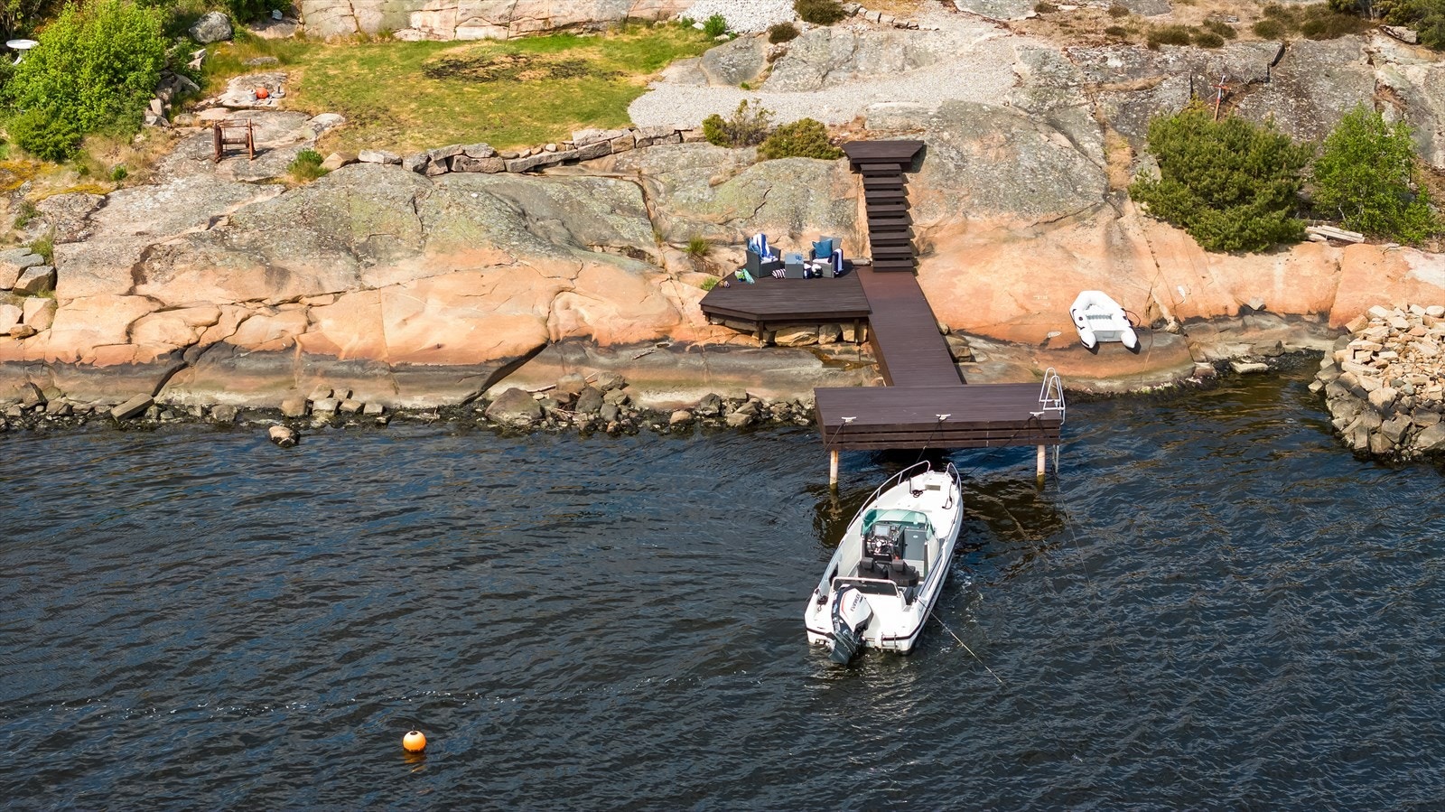 Et maritimt feriested med gode bademuligheter. Galleribilde