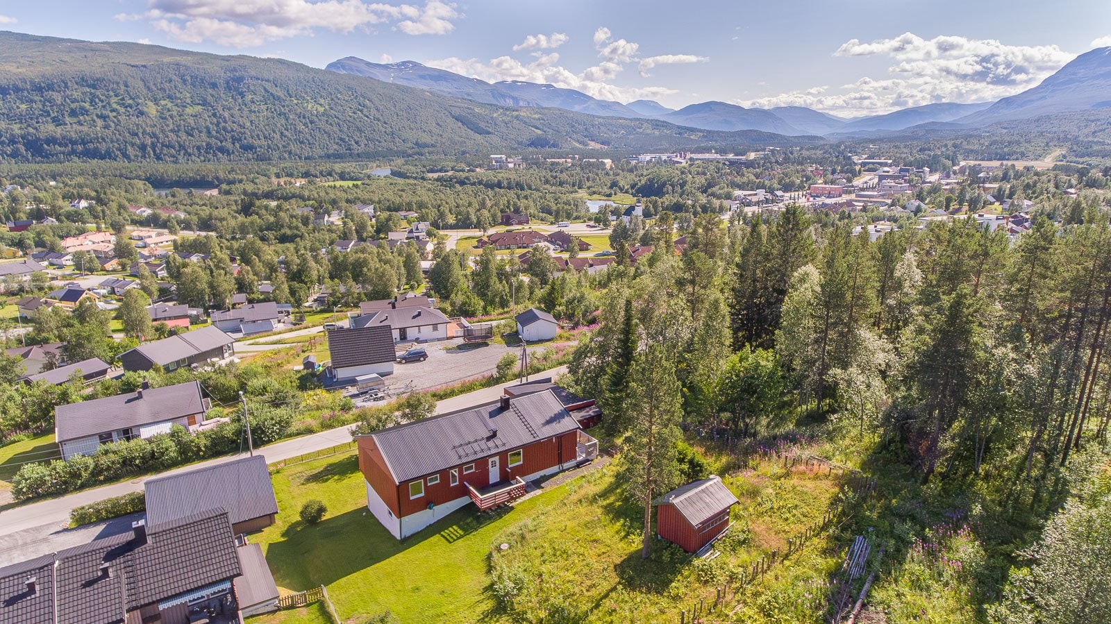 Fra boligen er det gangavstand til Setermoen sentrum. Galleribilde