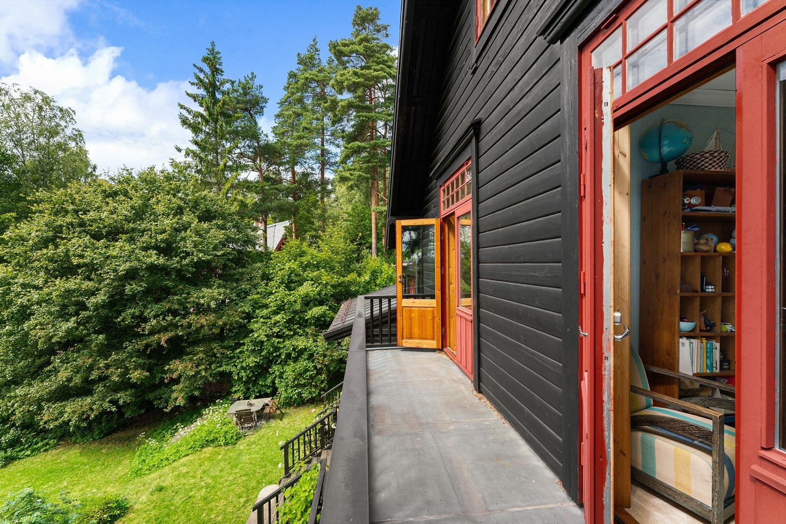 Balkong med utgang fra flere av soverommene. Galleribilde