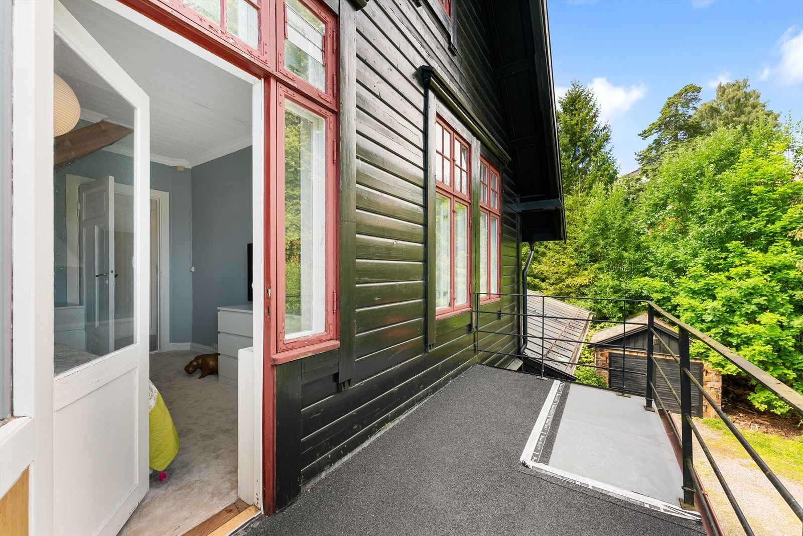 Flere av soverommene har utgang til balkong. Galleribilde