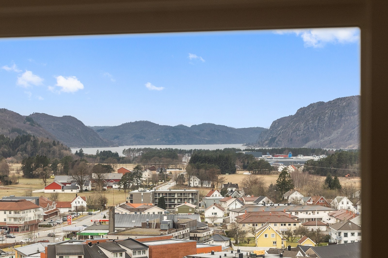 Bilde tatt fra stuevindu Galleribilde