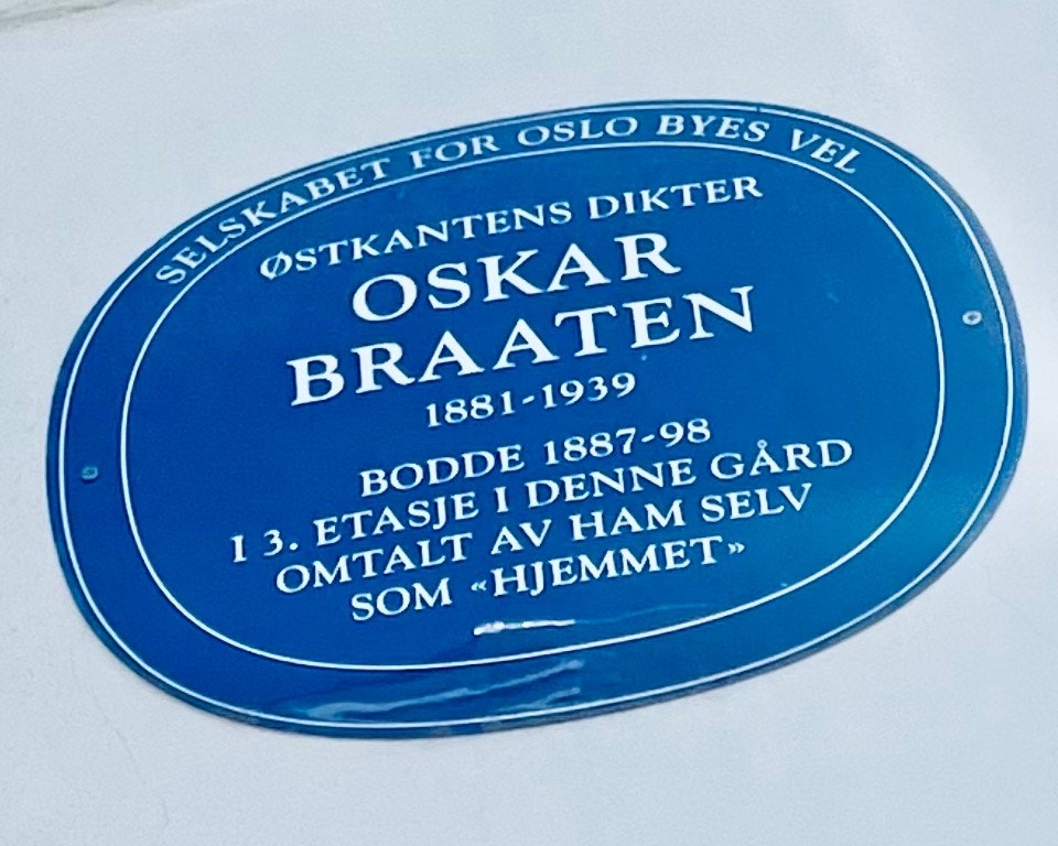 Forfatteren Oskar Braaten bodde her i årene 1887-1899, og omtalte gården som "hjemmet". Ved folketellingen anno 1900 hadde gården 119 beboere fordelt på 33 små leiligheter Galleribilde