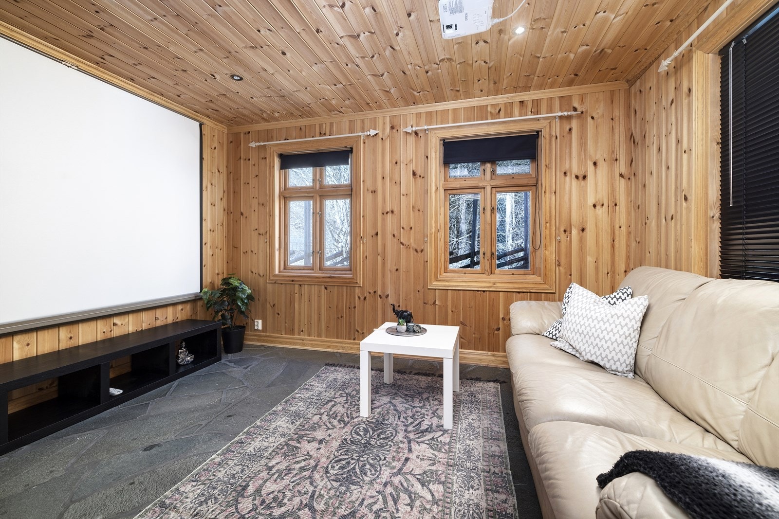 Anneksuthus. Galleribilde