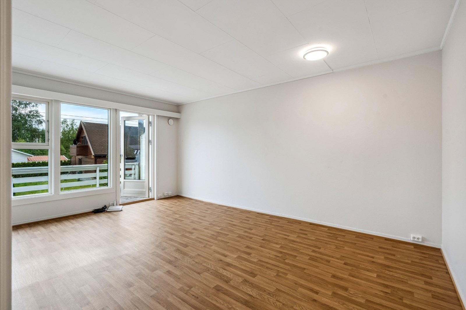 Stue med utgang til terrasse Galleribilde