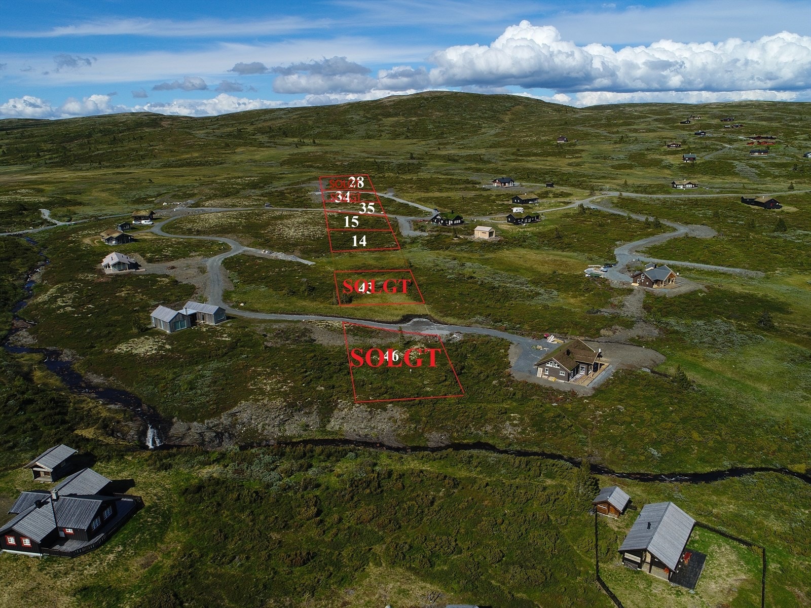 Strekene er kun ment som en indikasjon på hvor tomtene ligger, og avviker i virkeligheten. Galleribilde