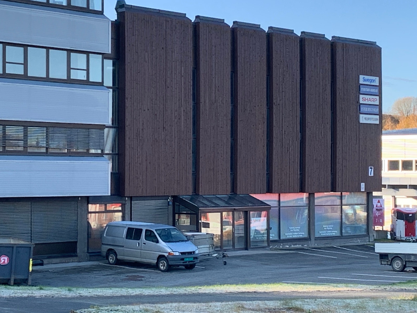 Ledige arealer på Kjellerplan har god tilkomst, og god plassering med vindu mot gaten. Galleribilde