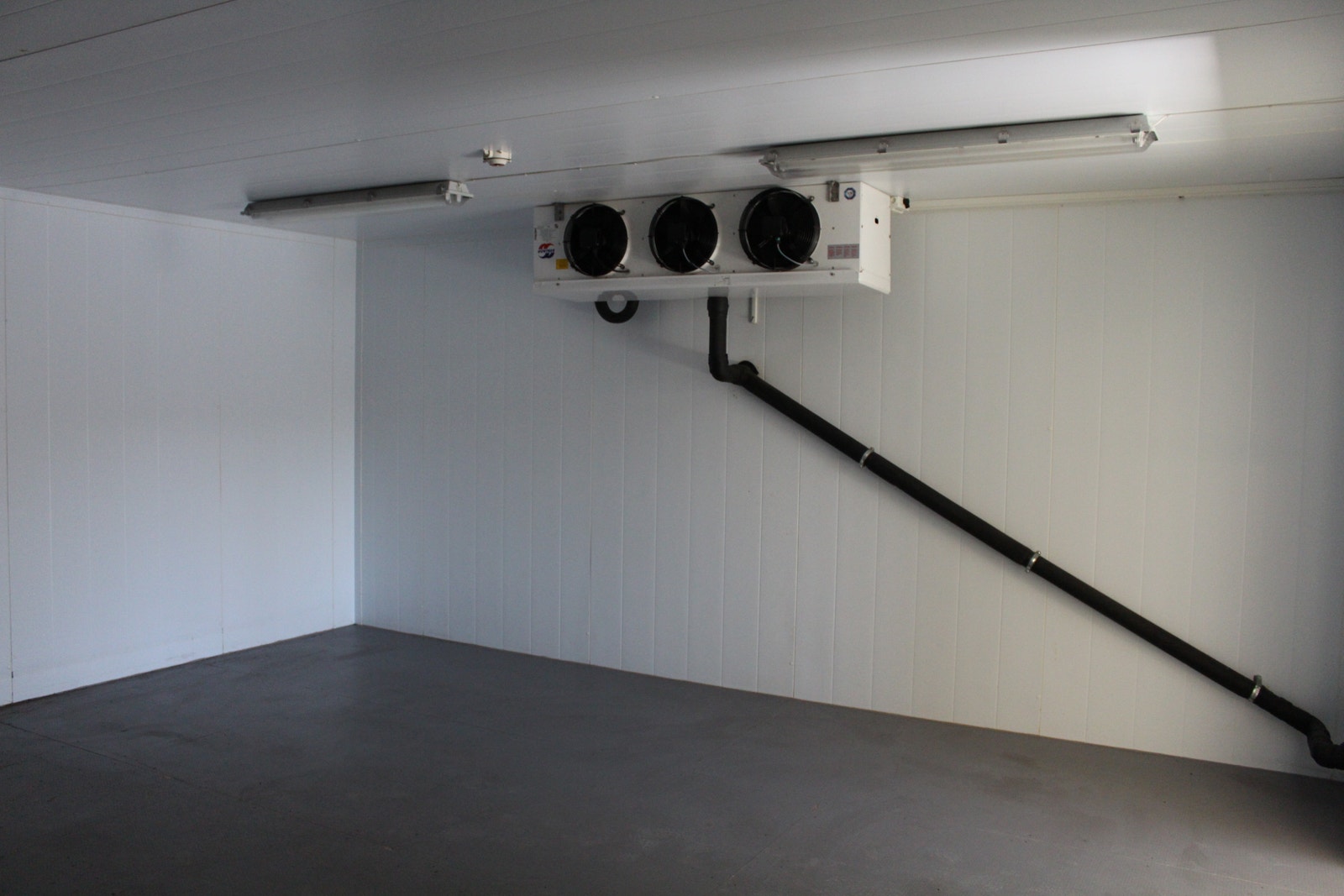 Lokalet har eget kjøl og fryserom, hvert rom utgjør ca. 40 M2 BTA. Galleribilde