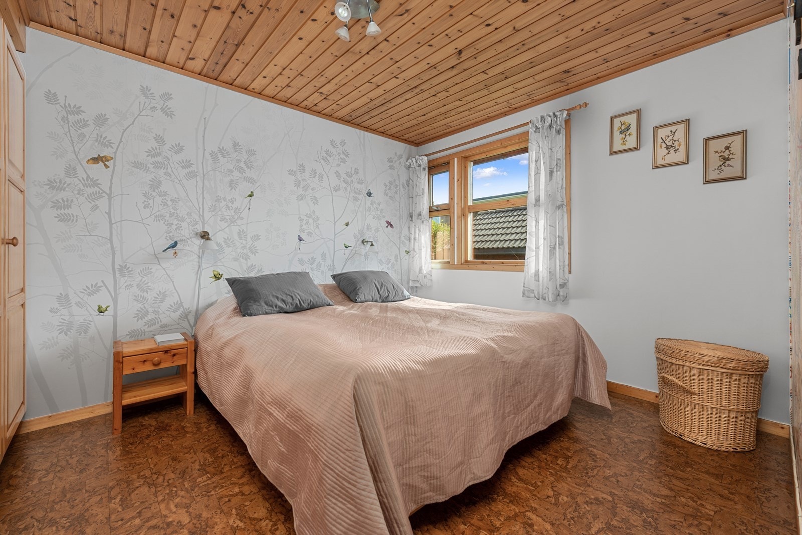 Husets hovedsoverom er på 11 kvm. Galleribilde