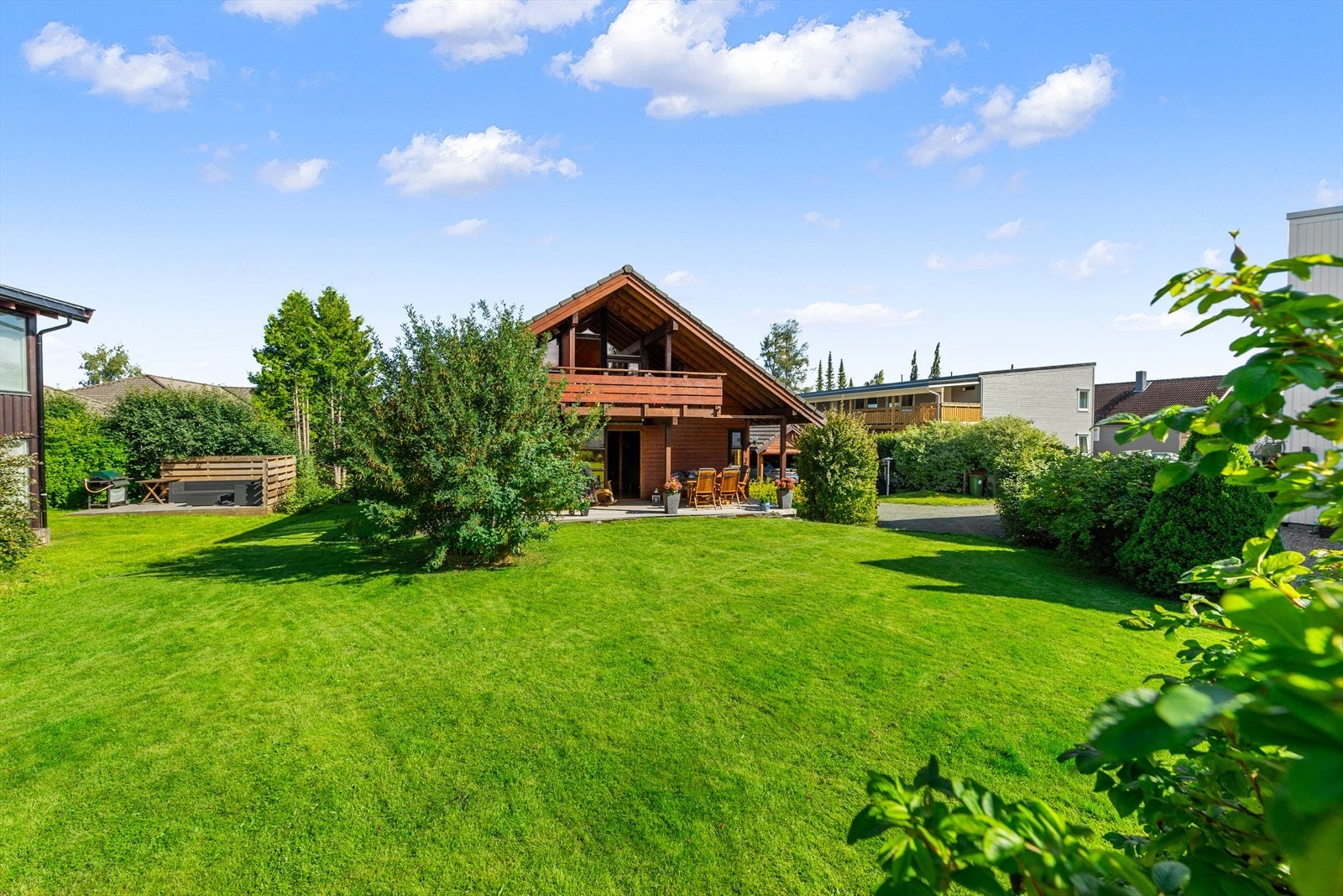 Flott, vedlikeholdt og stor tomt 736 kvm. Galleribilde