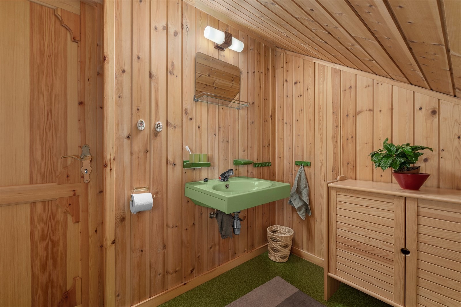 Praktisk toalett i andre etasjen ved soverommene. Galleribilde