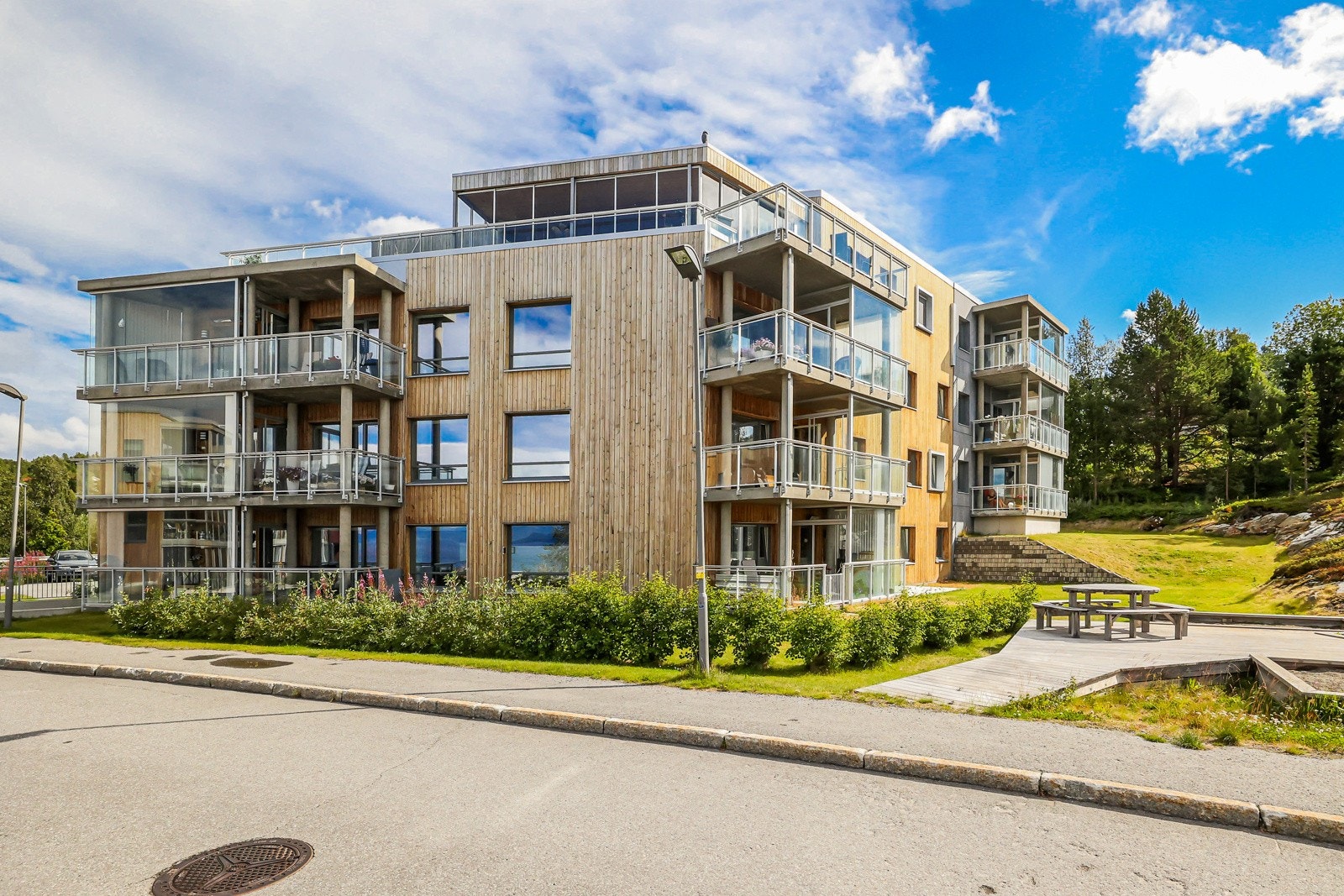 Leiligheten ligger i 1. etasje Galleribilde