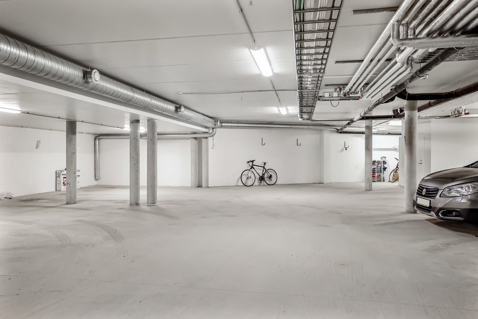 Det er parkering i felles parkeringsgarasje Galleribilde