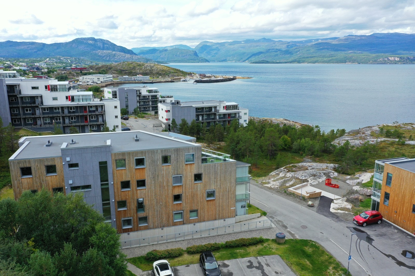 Fra boligen er det gangavstand til barneskole og barnehage Galleribilde