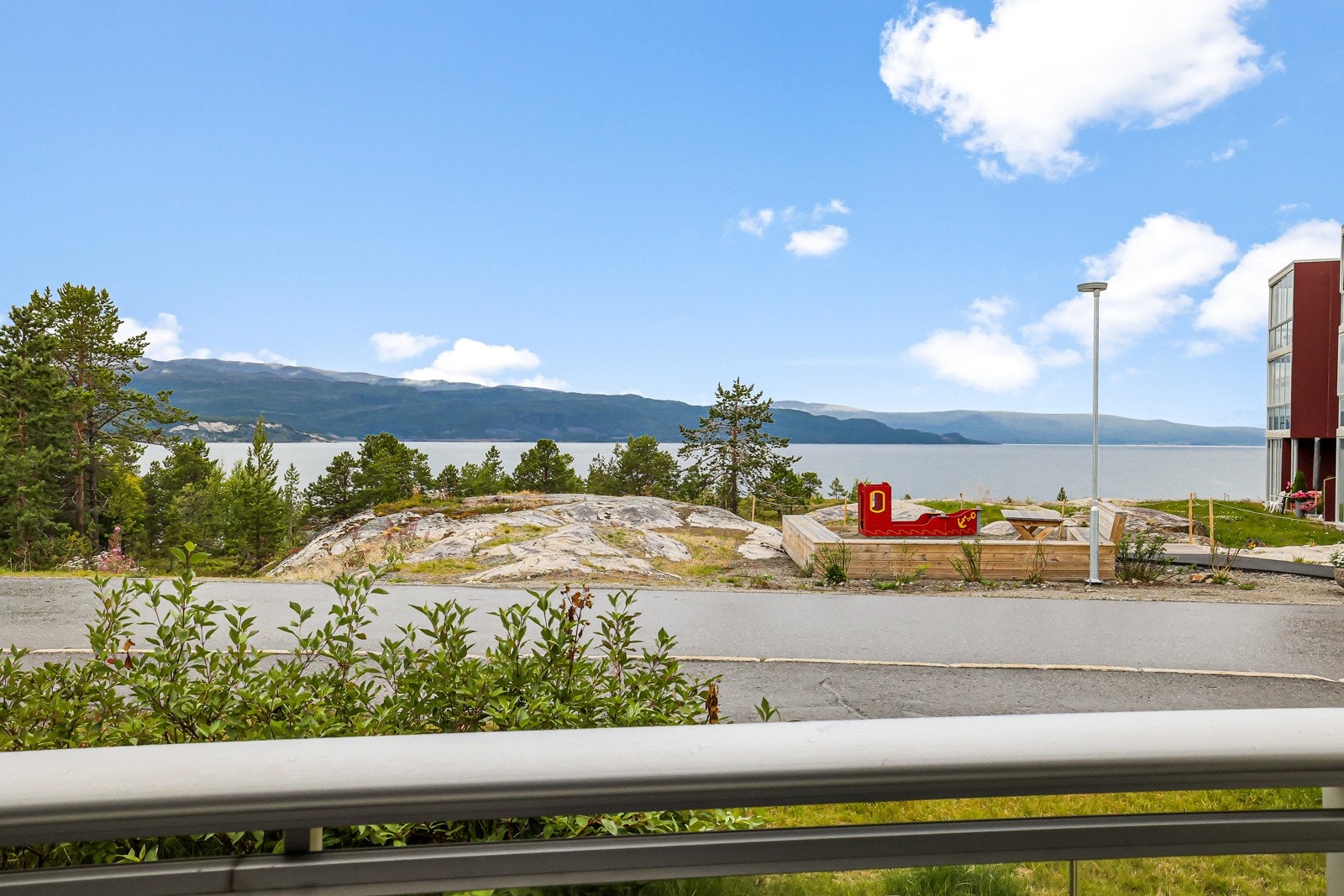 Utsikt fra balkong Galleribilde