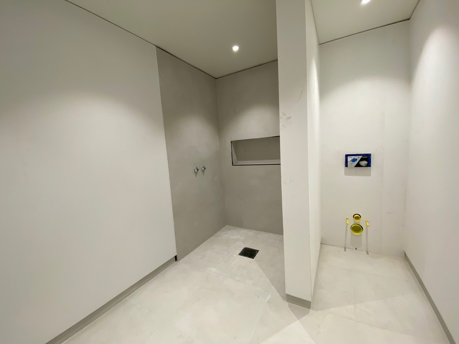 Bad. Dusj til v, wc til h. Ferdig monteres ila kort tid. Galleribilde