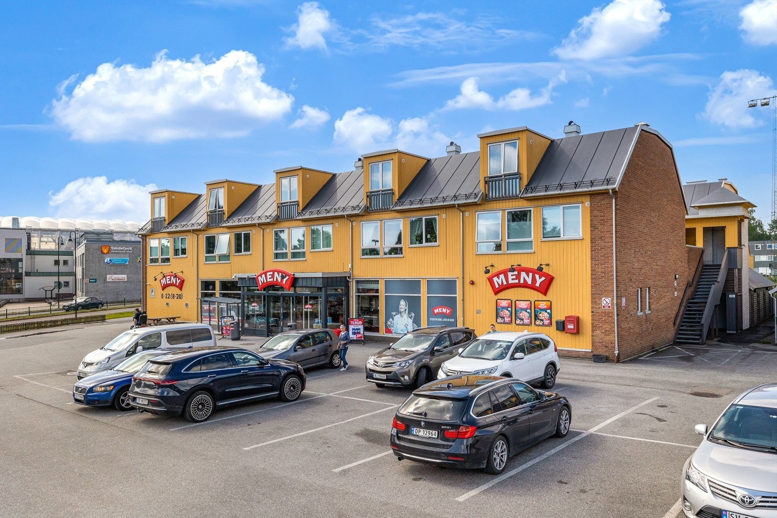 Meny-butikk i bygget - praktisk og greit. Galleribilde
