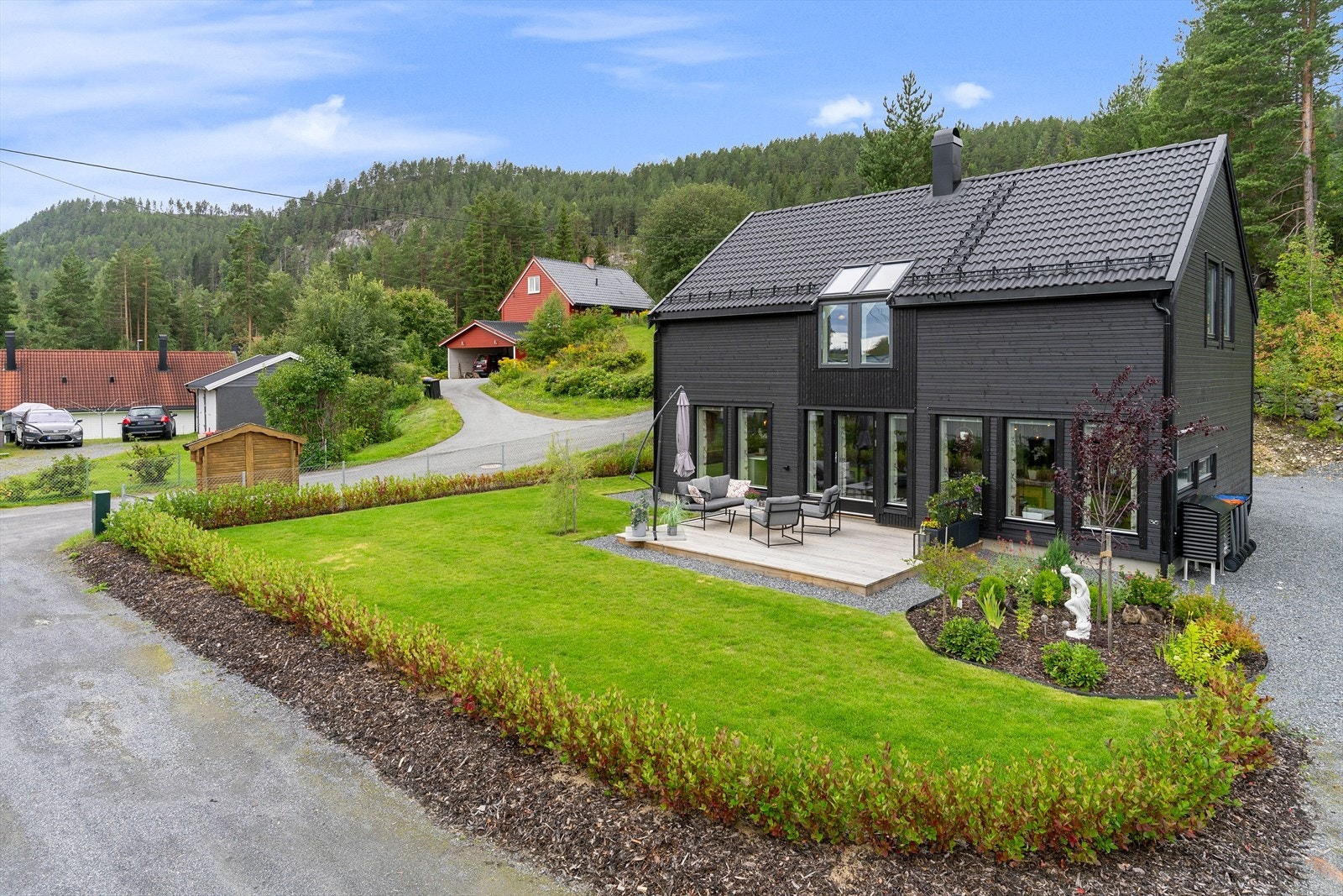 Velkommen til den moderne og nyere oppførte eneboligen i Grynmølleveien 4A! Galleribilde