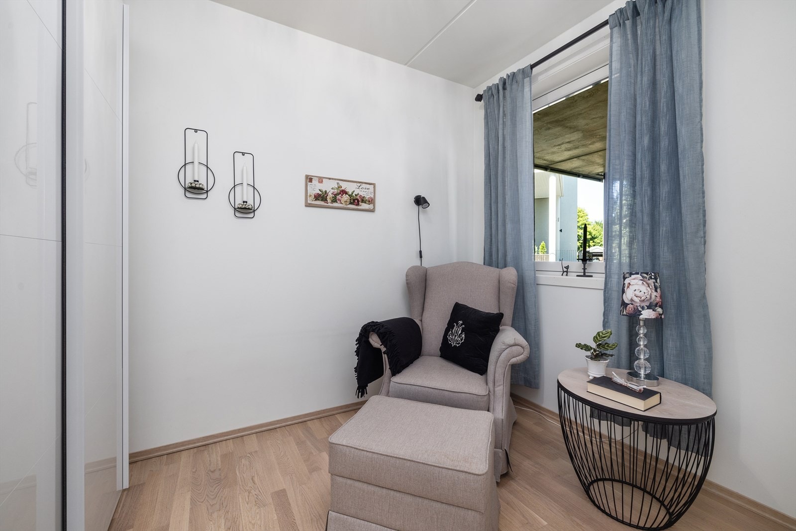 Soverom nr. 2 med garderobeskap Galleribilde