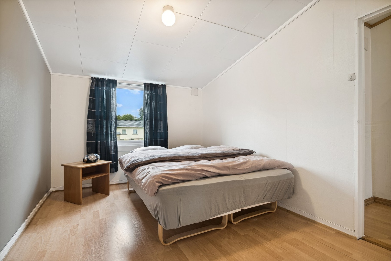 I 2. etasje er det 3 soverom. Soverom 1 Galleribilde