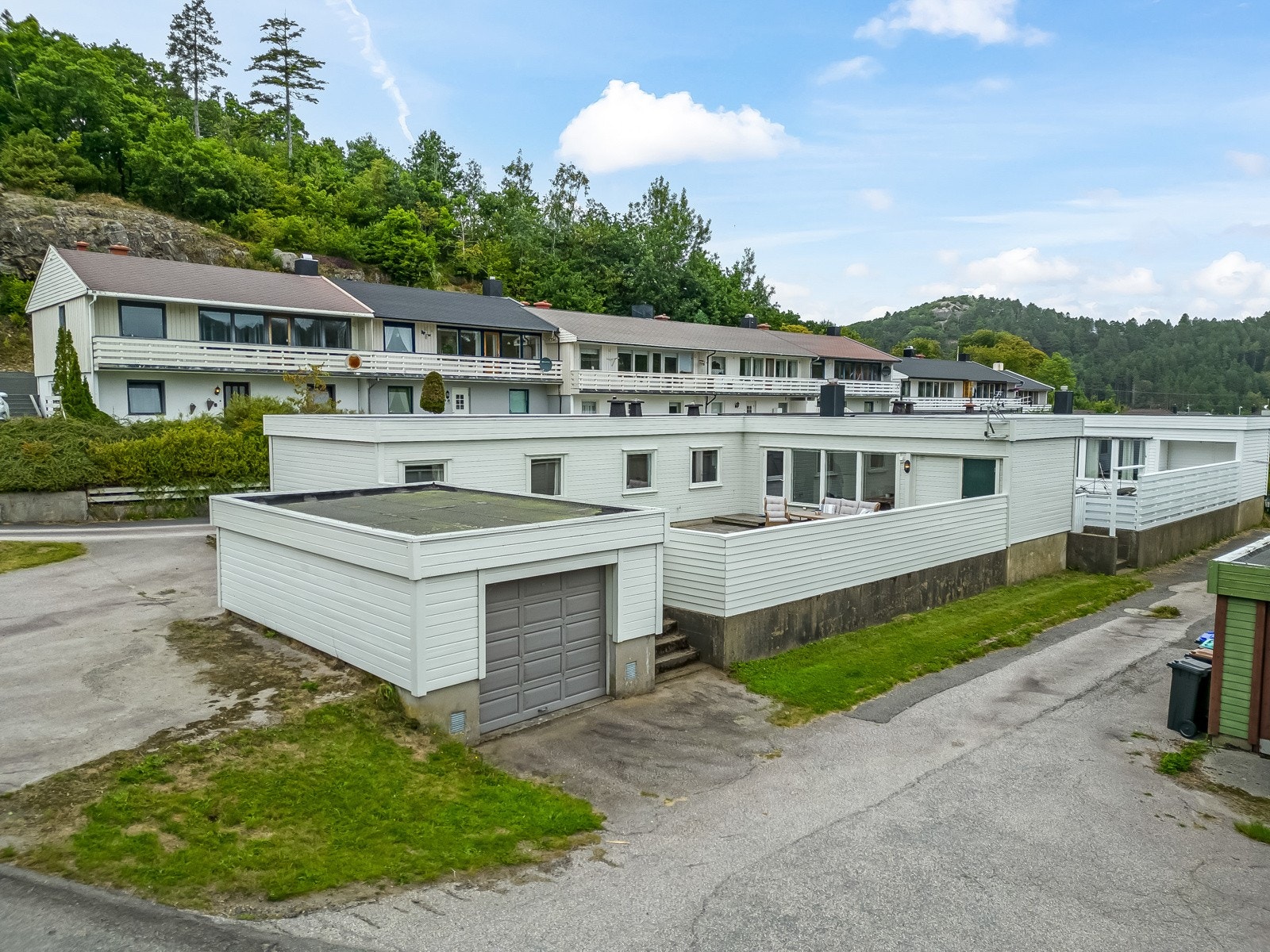 Eiendomsmegler MNEF Anita Cecilie Gabrielsen ønsker velkommen til Bjørkeskaret 16! Galleribilde