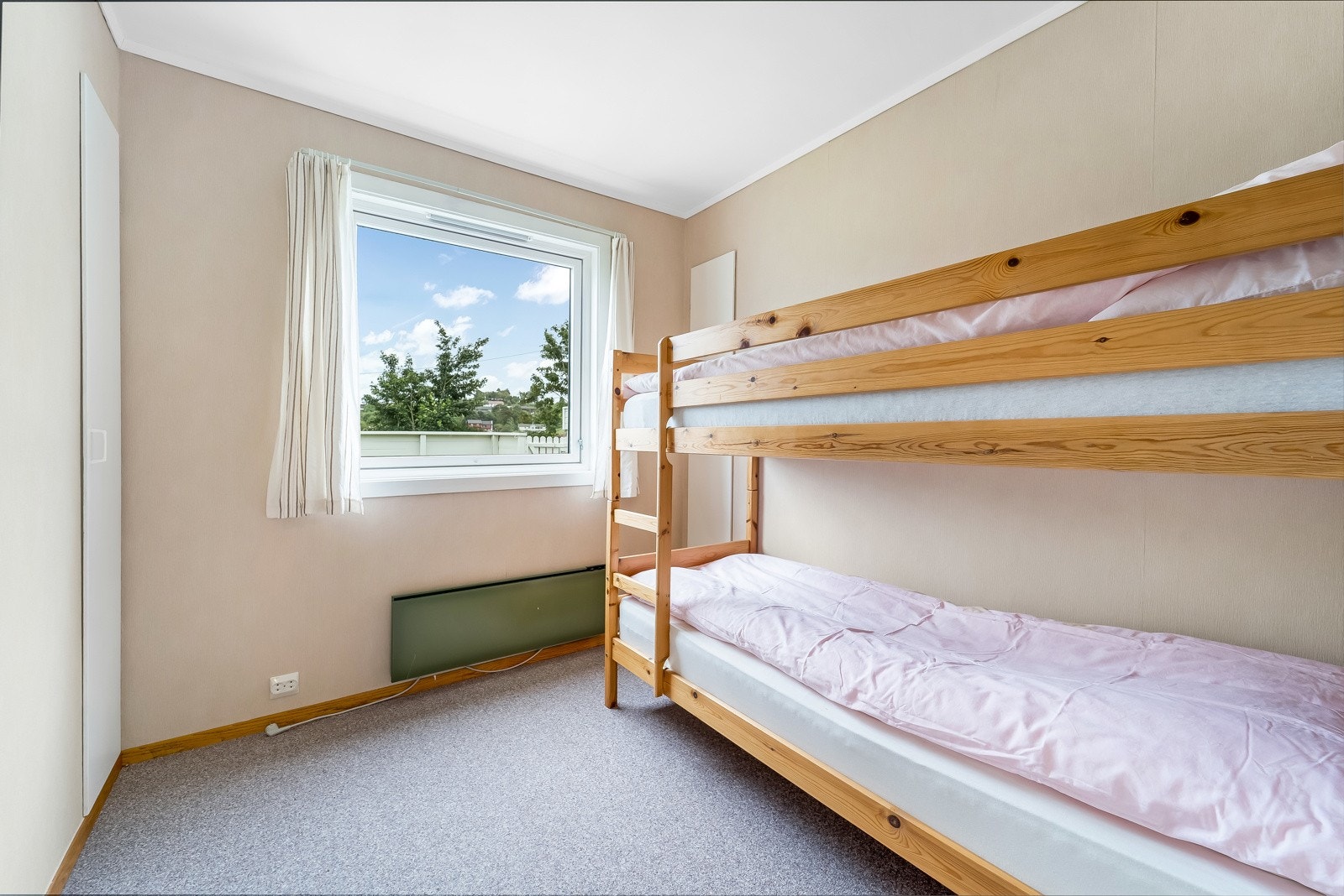 Soverom 2 av 3. Galleribilde