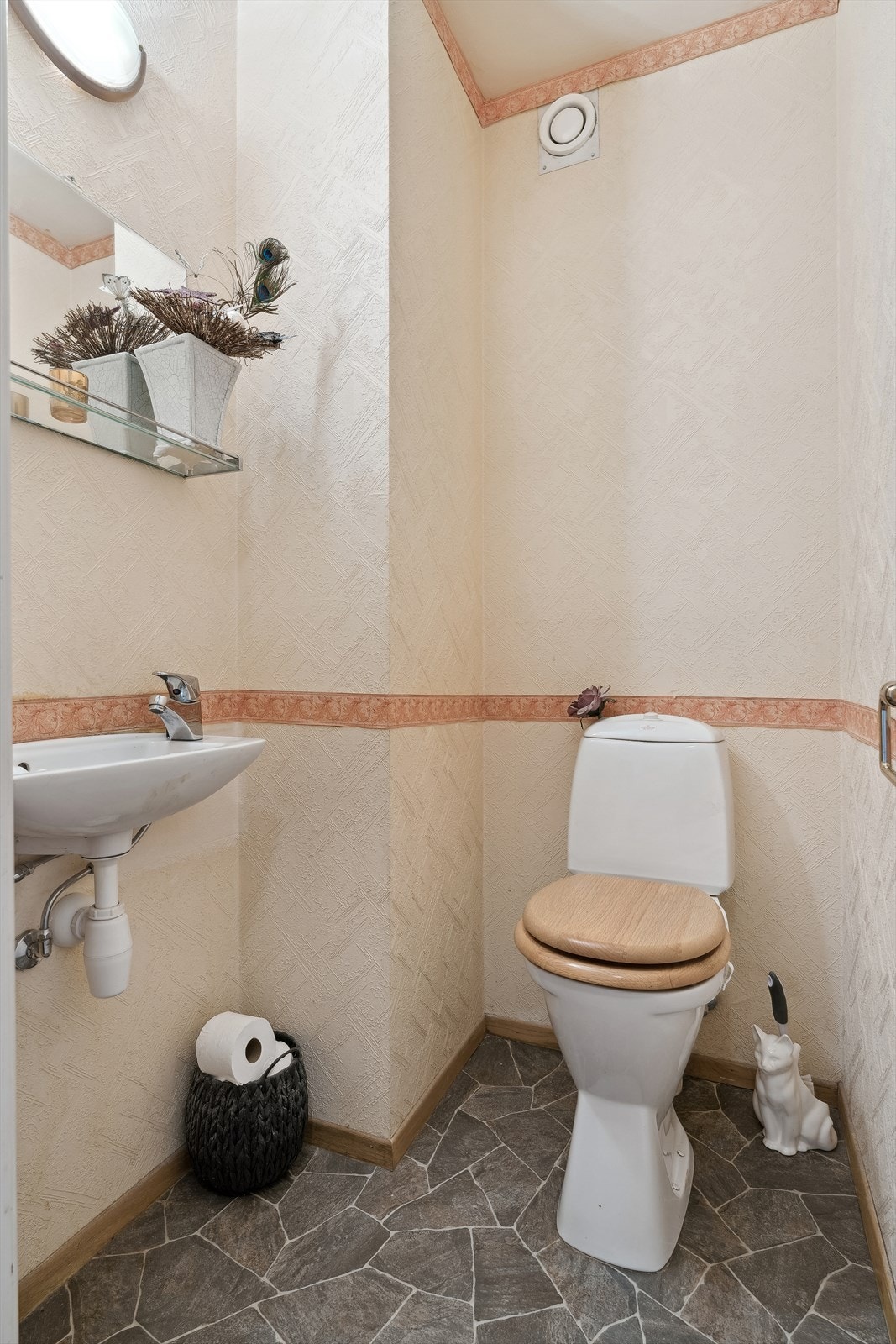 Separat toalettrom. Galleribilde